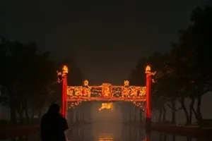 《雾港十二时》码头雨夜调度室的场景还原